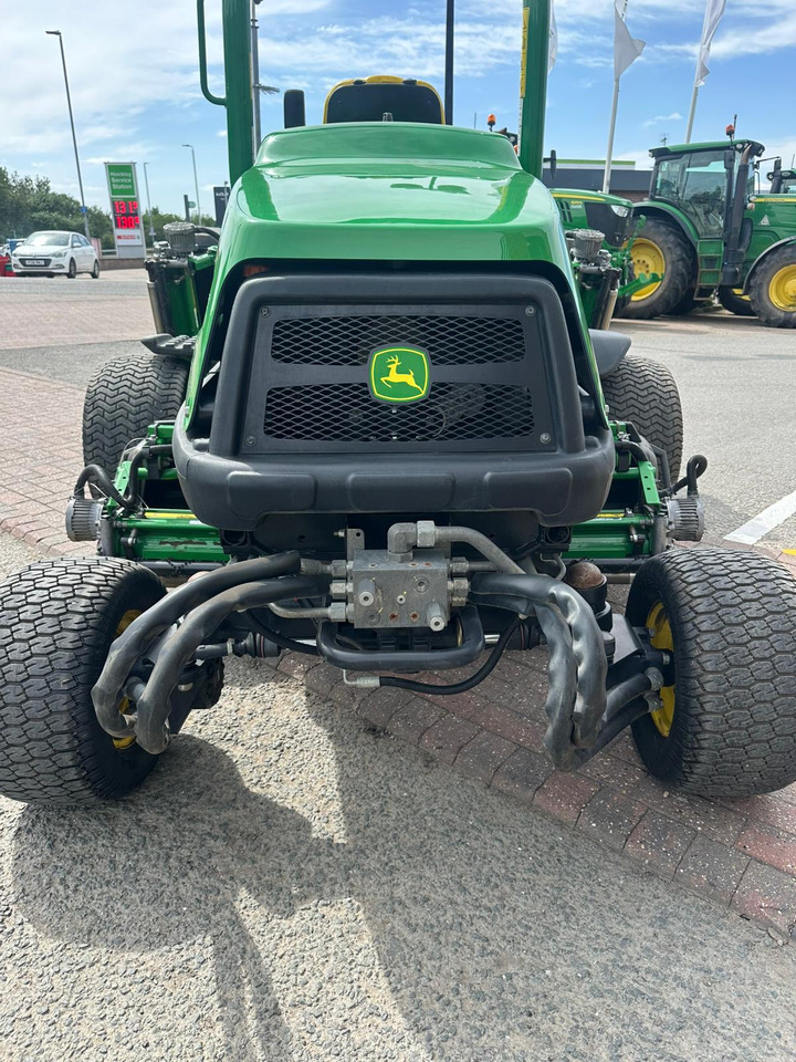 John Deere 7500AE Fairway Mower - Baštenska kosačica: slika 4 John Deere 7500AE Fairway Mower - Baštenska kosačica: slika 4
