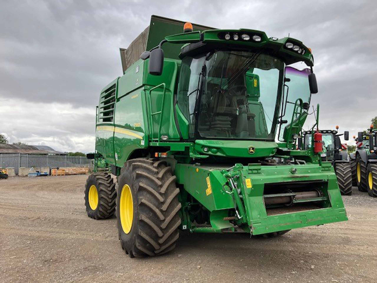 John Deere T560i HillMaster - Kombinovani kombajn: slika 2 John Deere T560i HillMaster - Kombinovani kombajn: slika 2