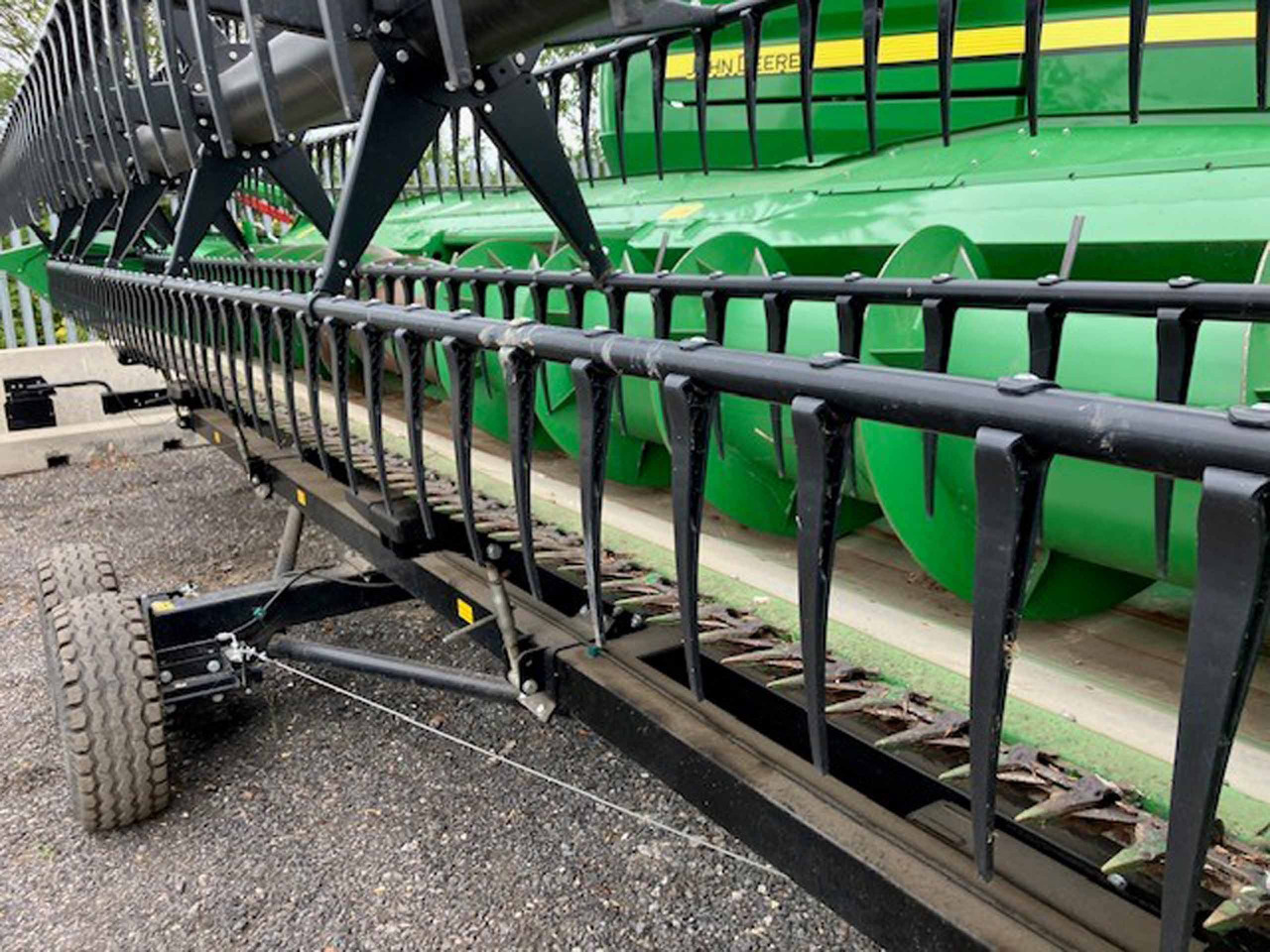 John Deere T560i HillMaster - Kombinovani kombajn: slika 3 John Deere T560i HillMaster - Kombinovani kombajn: slika 3