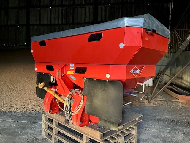 Kuhn Axis 30.1 - Rasipač veštačkog đubriva: slika 1 Kuhn Axis 30.1 - Rasipač veštačkog đubriva: slika 1