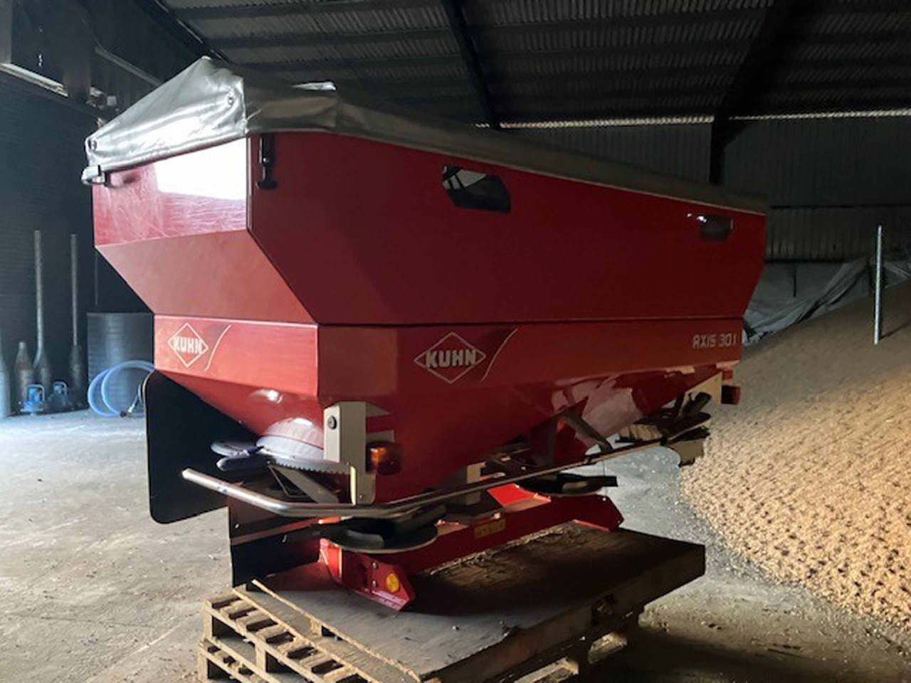 Kuhn Axis 30.1 - Rasipač veštačkog đubriva: slika 4 Kuhn Axis 30.1 - Rasipač veštačkog đubriva: slika 4