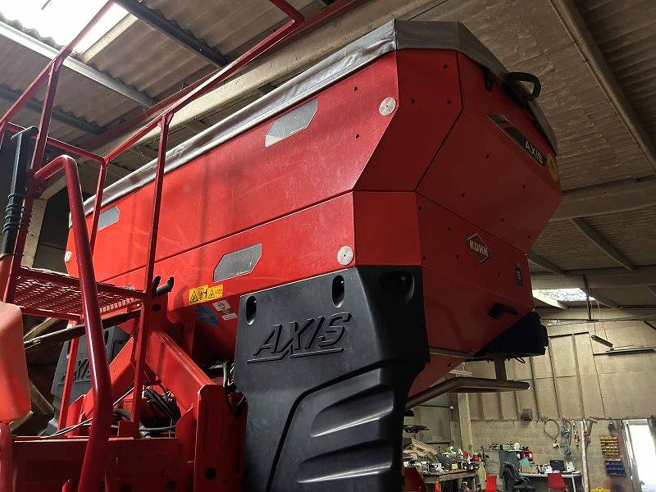Kuhn Axis 40.2 H-EMC-W - Rasipač veštačkog đubriva: slika 3 Kuhn Axis 40.2 H-EMC-W - Rasipač veštačkog đubriva: slika 3