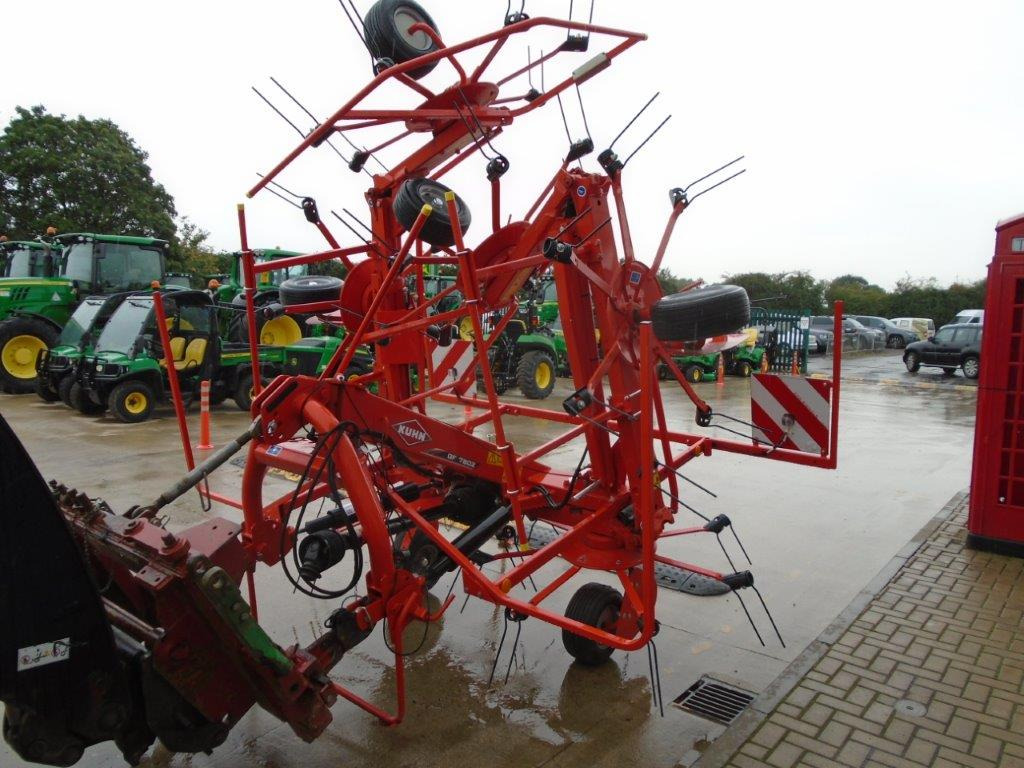 Kuhn GF 7802 - Prevrtač/ Grabuljač: slika 4 Kuhn GF 7802 - Prevrtač/ Grabuljač: slika 4