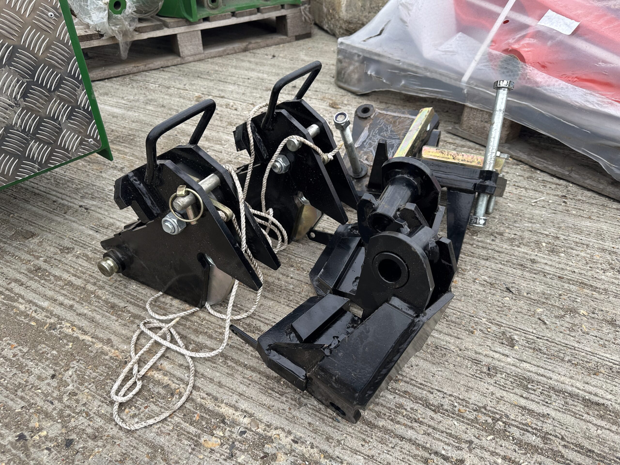 McConnel JCB 4220 Fastrac axle brackets - Kranska kosilica: slika 1 McConnel JCB 4220 Fastrac axle brackets - Kranska kosilica: slika 1