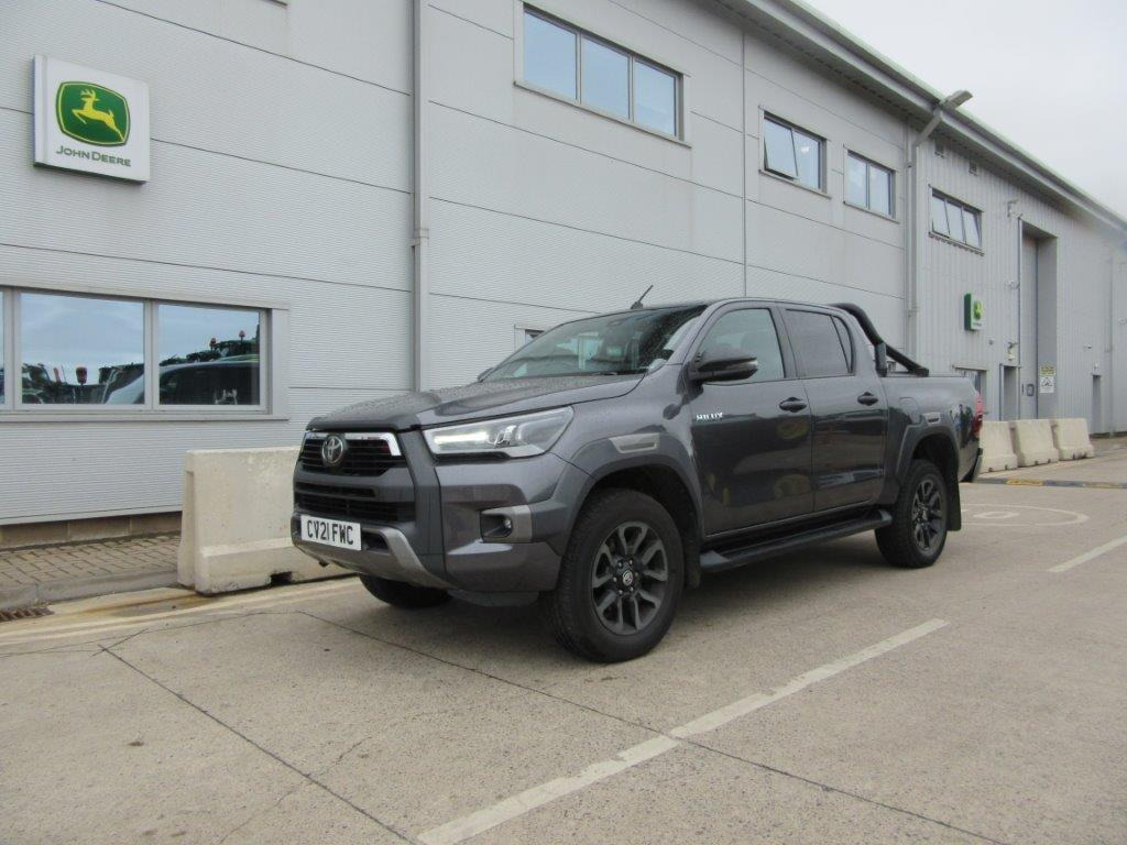 Toyota Hilux Invincible X - Pikap: slika 1 Toyota Hilux Invincible X - Pikap: slika 1