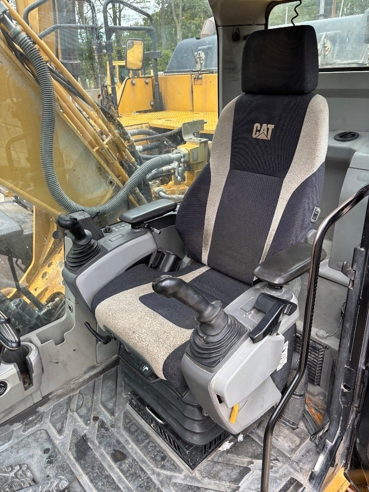 Bager guseničar CAT 324 E LN: slika 24