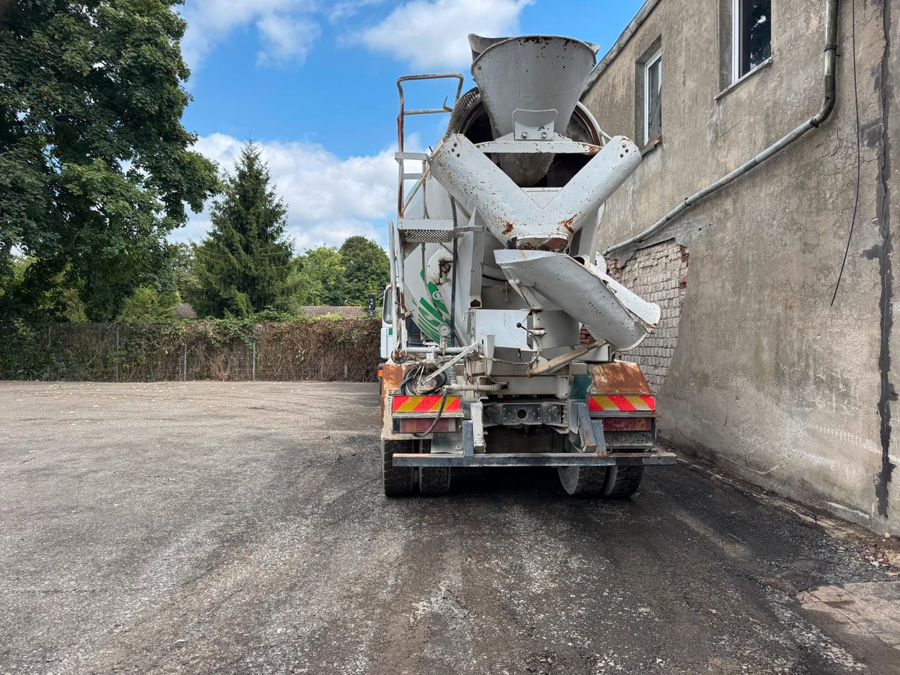 Iveco 410 EH 420 8X4 10m³ - Mikser za beton: slika 2 Iveco 410 EH 420 8X4 10m³ - Mikser za beton: slika 2