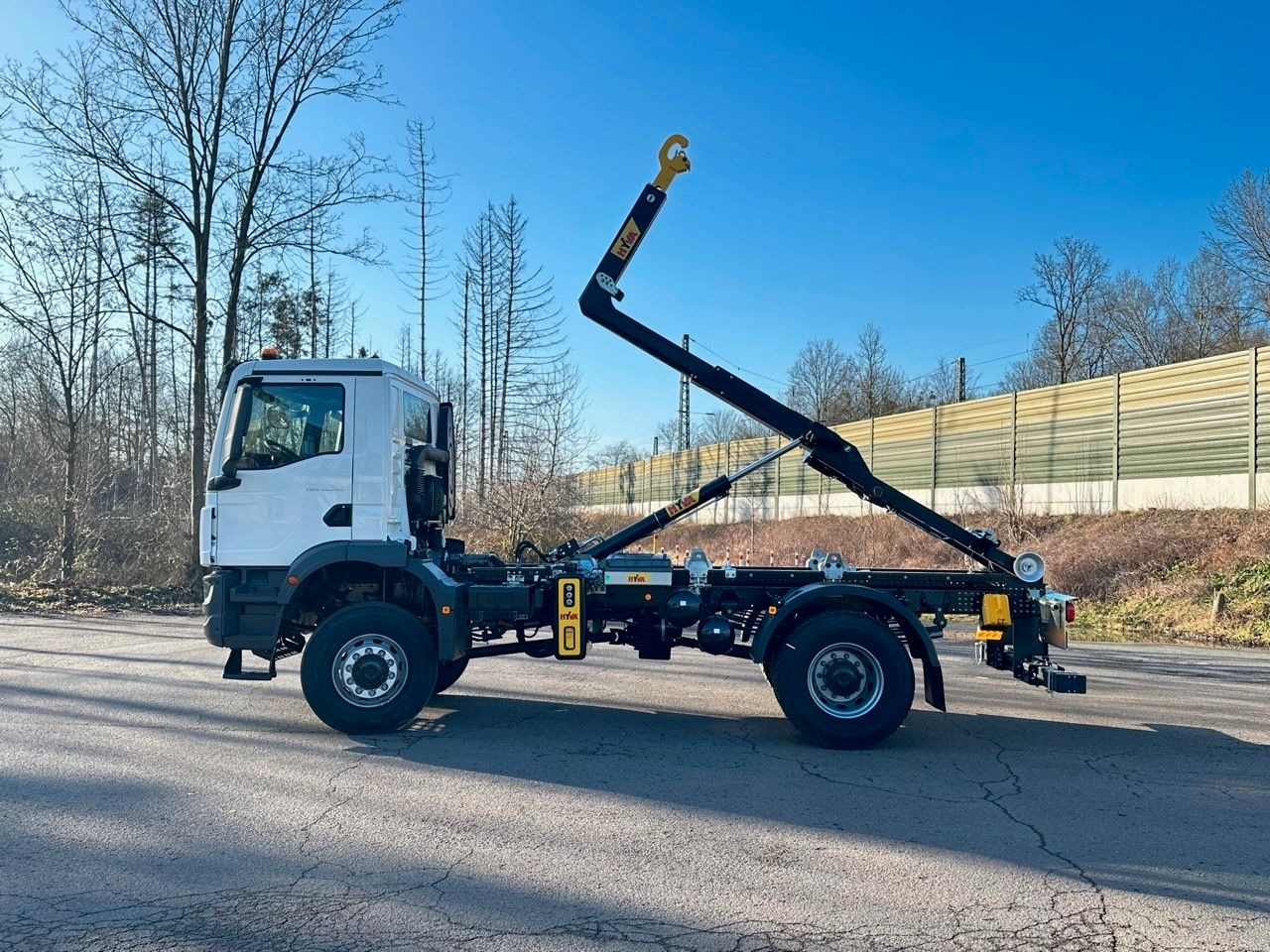 MAN TGM 18.320 4x4 Euro 6e Hyva 12-45 - Kamion sa hidrauličnom kukom, Kamion sa dizalicom: slika 3 MAN TGM 18.320 4x4 Euro 6e Hyva 12-45 - Kamion sa hidrauličnom kukom, Kamion sa dizalicom: slika 3