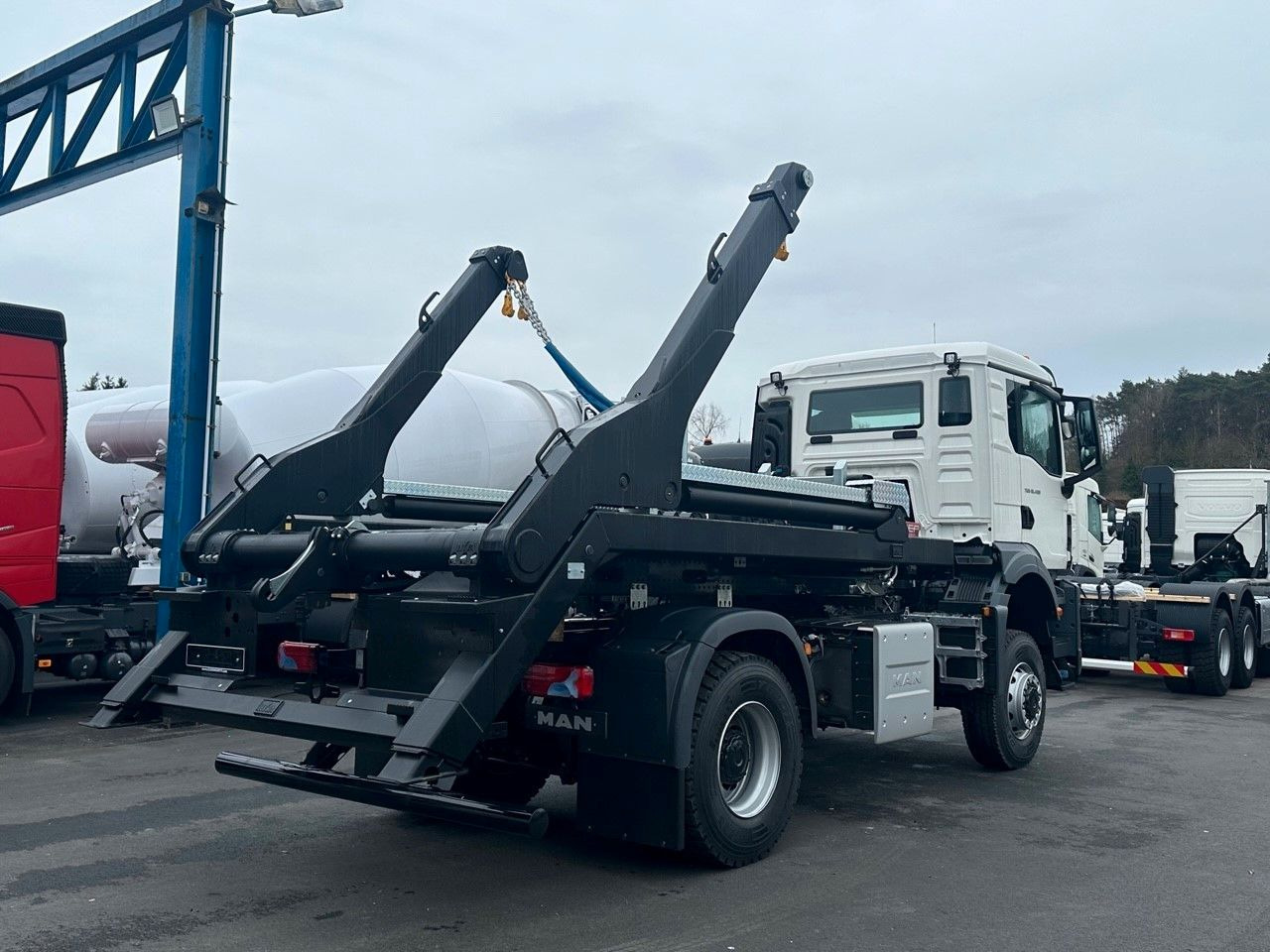 MAN TGS 18.400 4x4 Euro 6e Hyva Absetzkipper - Istovarivač, Kamion sa dizalicom: slika 3 MAN TGS 18.400 4x4 Euro 6e Hyva Absetzkipper - Istovarivač, Kamion sa dizalicom: slika 3