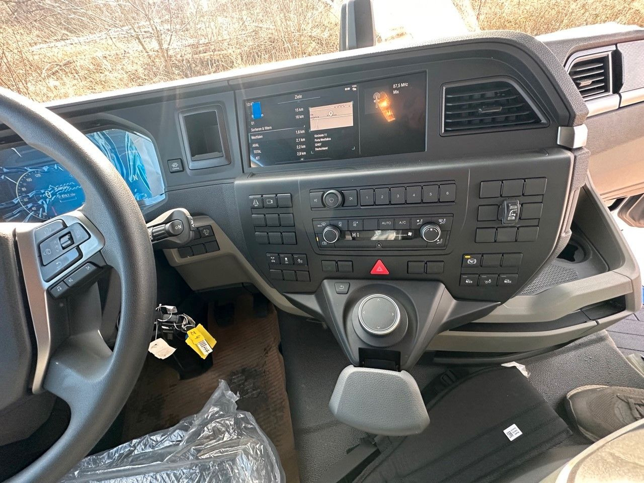 Kamion sa hidrauličnom kukom, Kamion sa dizalicom MAN TGS 26.470 6x2 Abrollkipper + Kran Hiab 228-4: slika 28