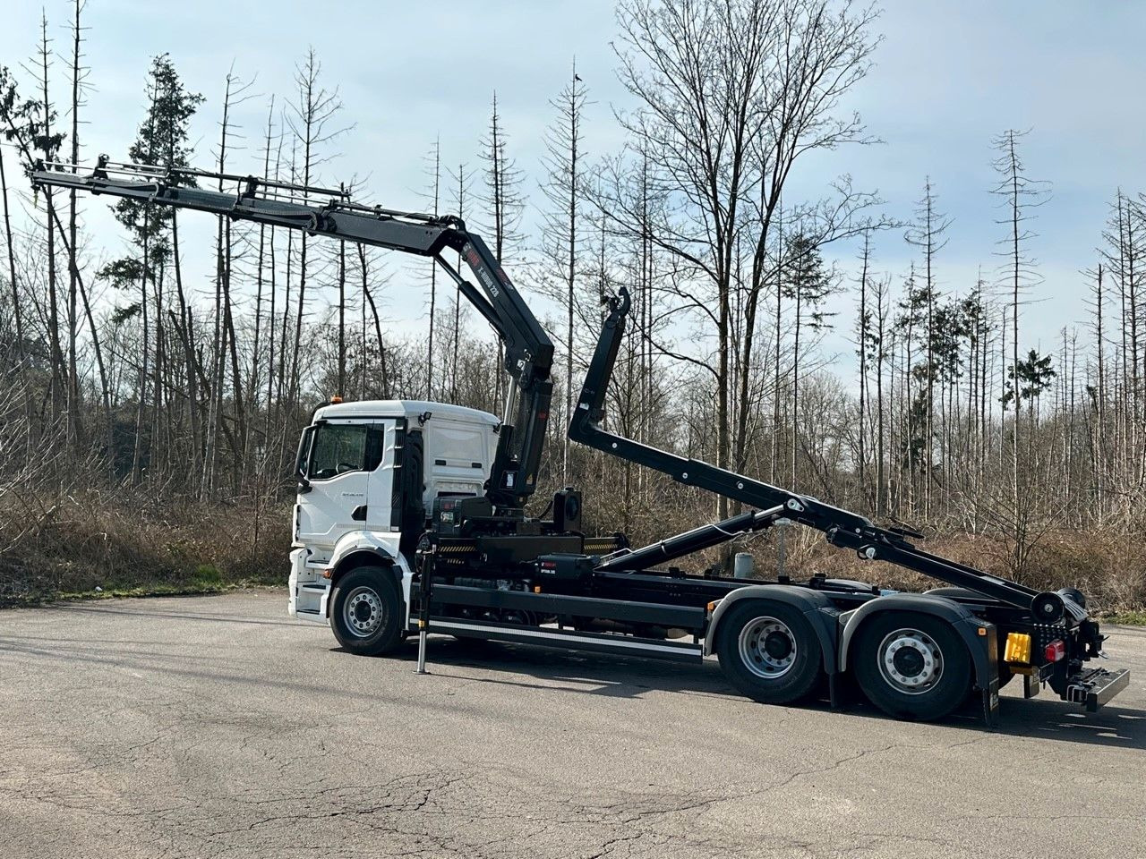 Kamion sa hidrauličnom kukom, Kamion sa dizalicom MAN TGS 26.470 6x2 Abrollkipper + Kran Hiab 228-4: slika 10
