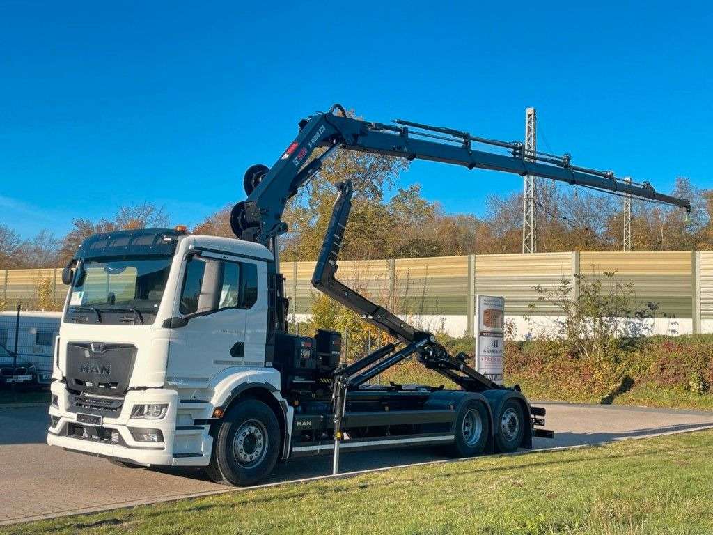 MAN TGS 26.470 6x2 Abrollkipper + Kran Hiab 228-6 - Kamion sa hidrauličnom kukom, Kamion sa dizalicom: slika 1 MAN TGS 26.470 6x2 Abrollkipper + Kran Hiab 228-6 - Kamion sa hidrauličnom kukom, Kamion sa dizalicom: slika 1