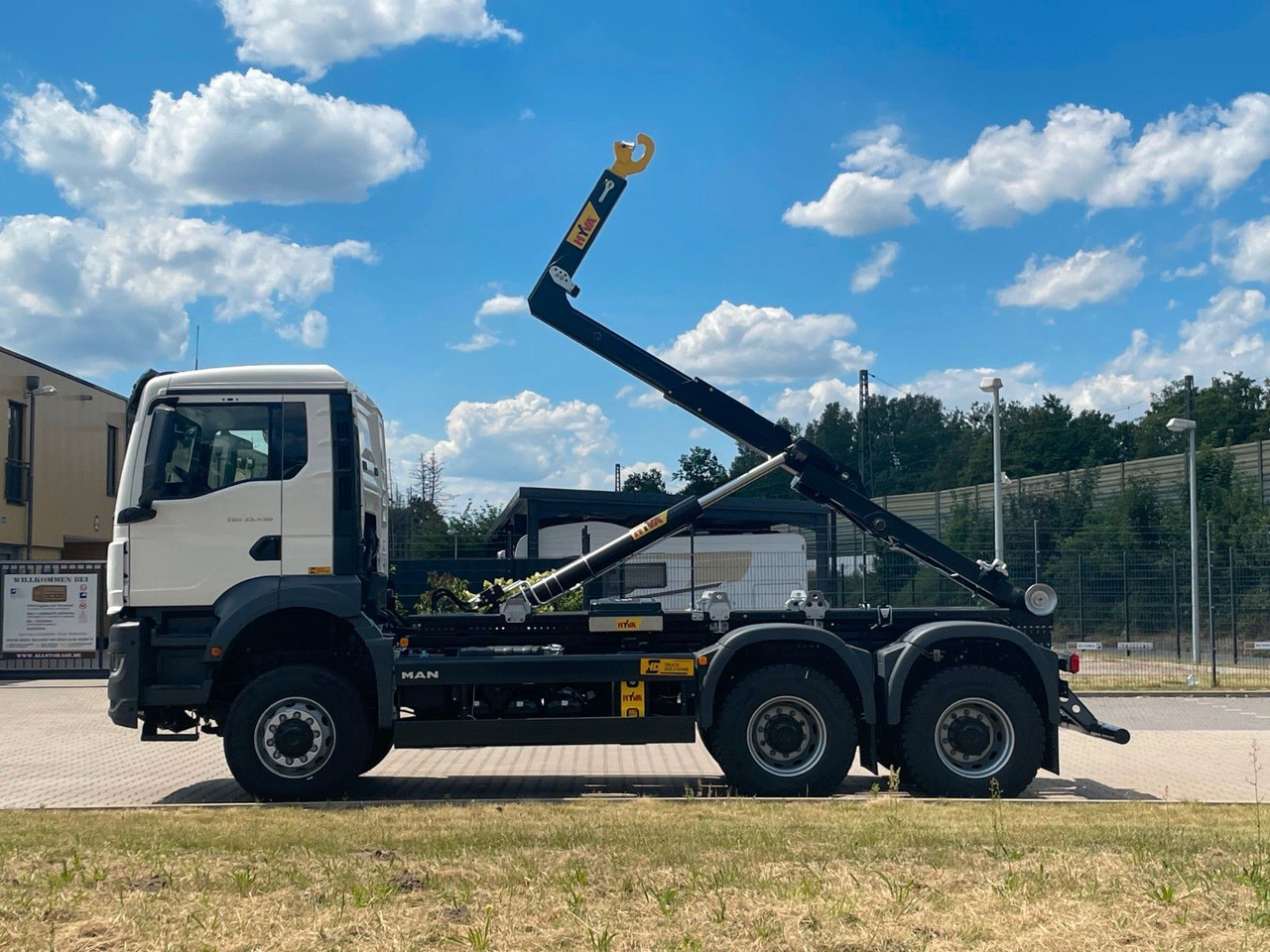MAN TGS 33.440 6x6 Euro6e Hyva - Hiab MultiLift - Kamion sa hidrauličnom kukom, Kamion sa dizalicom: slika 3 MAN TGS 33.440 6x6 Euro6e Hyva - Hiab MultiLift - Kamion sa hidrauličnom kukom, Kamion sa dizalicom: slika 3
