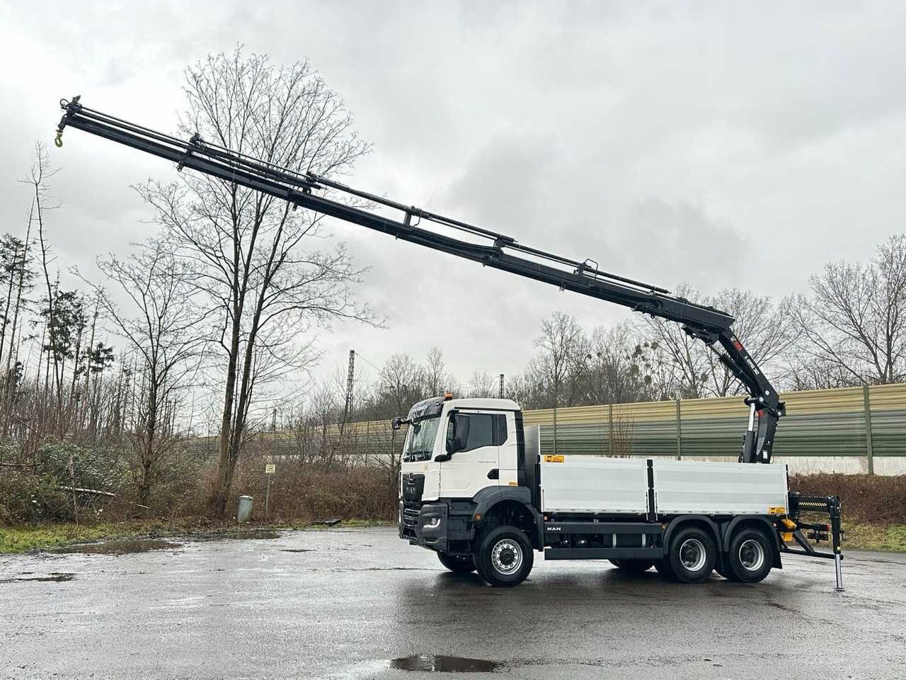 MAN TGS 33.440 6x6 Kran HIAB X-HiPro 302 E 6 - Kamion sa dizalicom: slika 1 MAN TGS 33.440 6x6 Kran HIAB X-HiPro 302 E 6 - Kamion sa dizalicom: slika 1