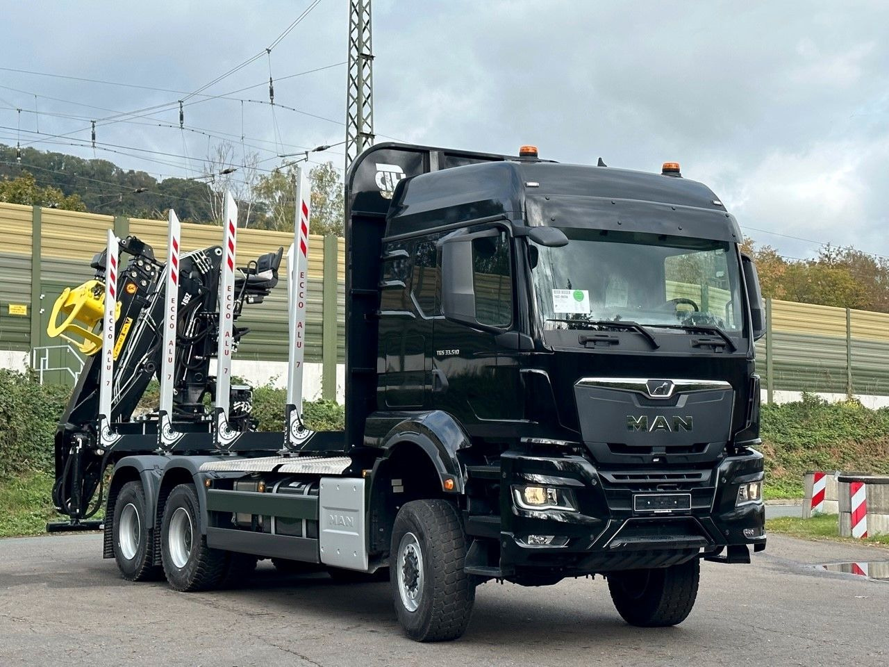 MAN TGS 33.520 6X6 Euro6e LogLift 165 Z - Šticar, Kamion sa dizalicom: slika 1 MAN TGS 33.520 6X6 Euro6e LogLift 165 Z - Šticar, Kamion sa dizalicom: slika 1
