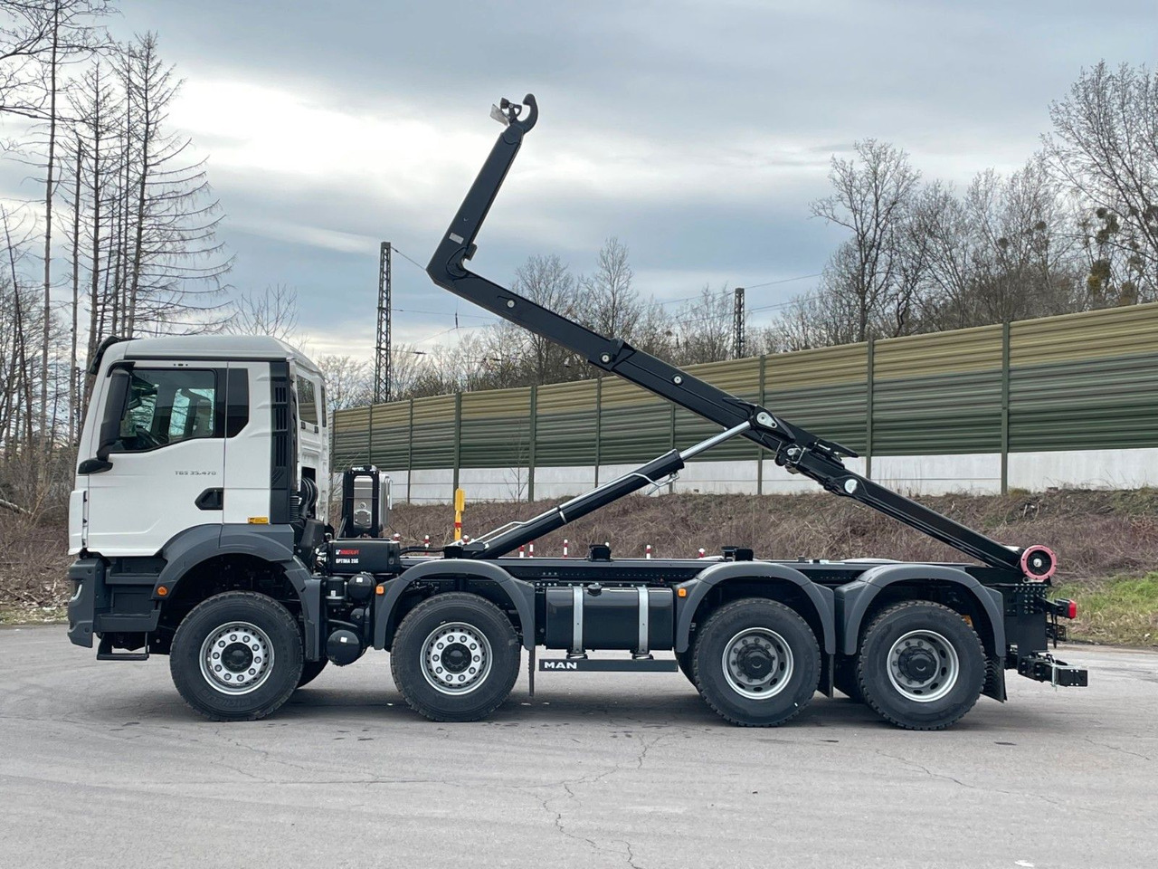 MAN TGS 35.470 8x4 Euro6e Hiab MultLift Abrollkipper - Kamion sa hidrauličnom kukom, Kamion sa dizalicom: slika 3 MAN TGS 35.470 8x4 Euro6e Hiab MultLift Abrollkipper - Kamion sa hidrauličnom kukom, Kamion sa dizalicom: slika 3