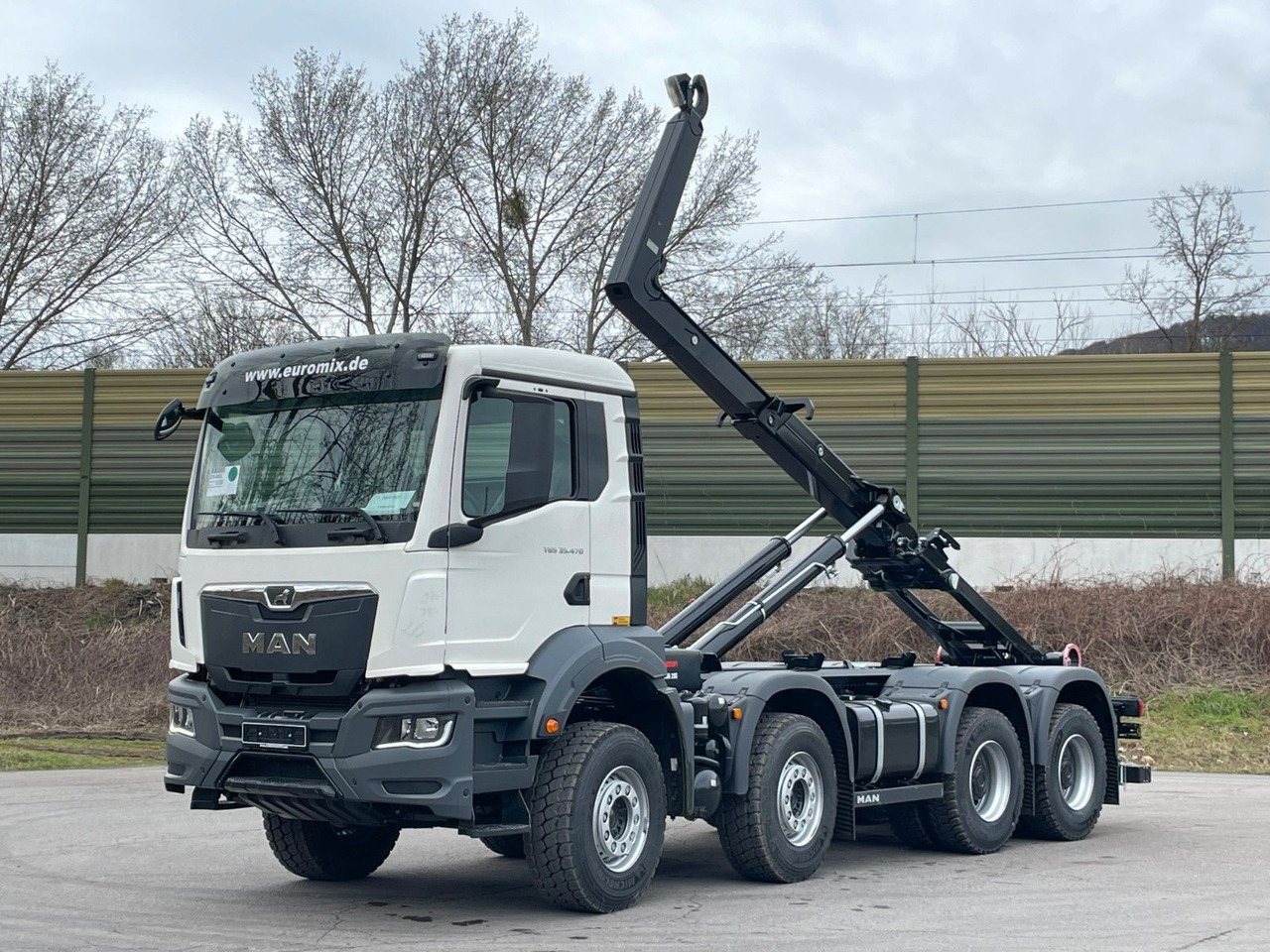 MAN TGS 35.480 8x4 Euro6e Hiab MultLift Abrollkipper - Kamion sa hidrauličnom kukom, Kamion sa dizalicom: slika 3 MAN TGS 35.480 8x4 Euro6e Hiab MultLift Abrollkipper - Kamion sa hidrauličnom kukom, Kamion sa dizalicom: slika 3