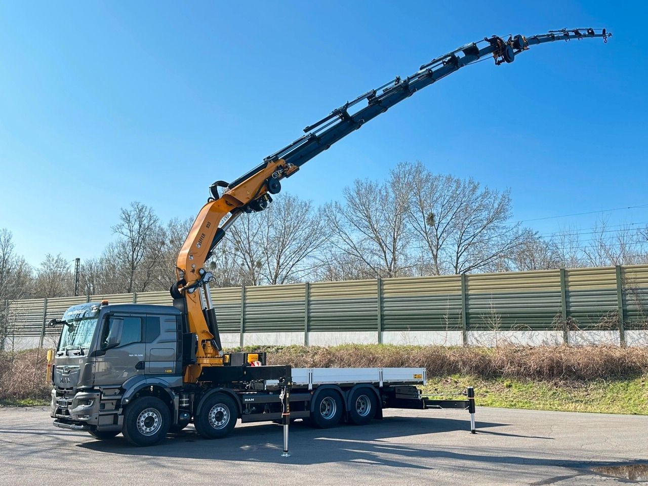 MAN TGS 35.520 8X4 TG 3 EFFER 955-8s +Jib 6sAUTOKRAN - Kamion sa dizalicom: slika 4 MAN TGS 35.520 8X4 TG 3 EFFER 955-8s +Jib 6sAUTOKRAN - Kamion sa dizalicom: slika 4
