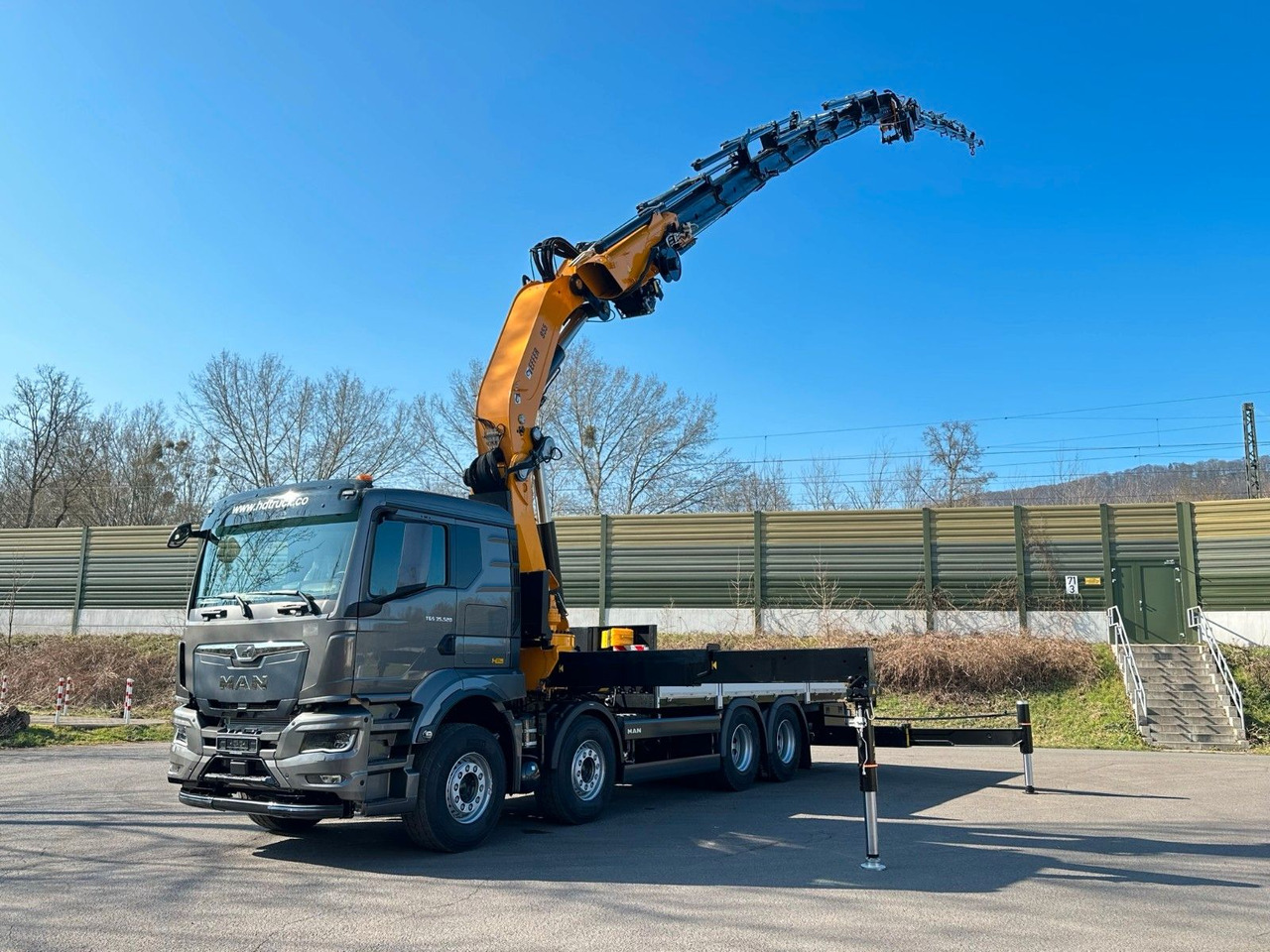 MAN TGS 35.520 8X4 TG 3 EFFER 955-8s +Jib 6sAUTOKRAN - Kamion sa dizalicom: slika 1 MAN TGS 35.520 8X4 TG 3 EFFER 955-8s +Jib 6sAUTOKRAN - Kamion sa dizalicom: slika 1