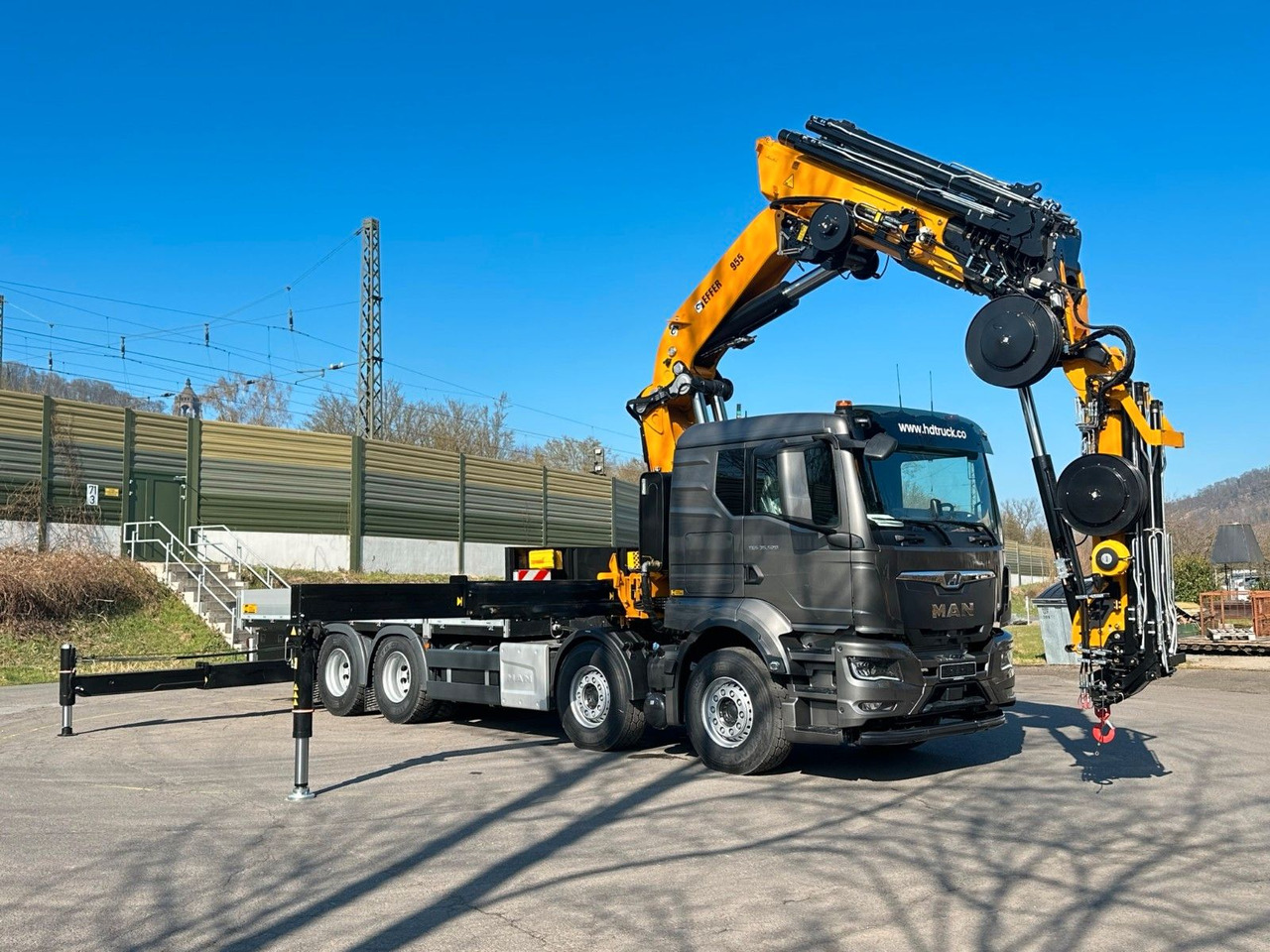 MAN TGS 35.520 8X4 TG 3 EFFER 955-8s +Jib 6sAUTOKRAN - Kamion sa tovarnim sandukom, Kamion sa dizalicom: slika 2 MAN TGS 35.520 8X4 TG 3 EFFER 955-8s +Jib 6sAUTOKRAN - Kamion sa tovarnim sandukom, Kamion sa dizalicom: slika 2