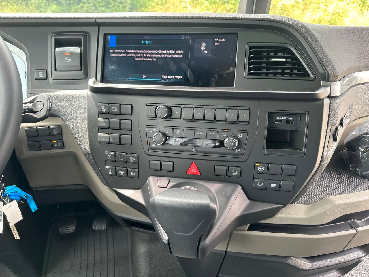 Šticar, Kamion sa dizalicom MAN TGX 26.580 6x4  LANGHOLZ EPSILON TZ 17: slika 11