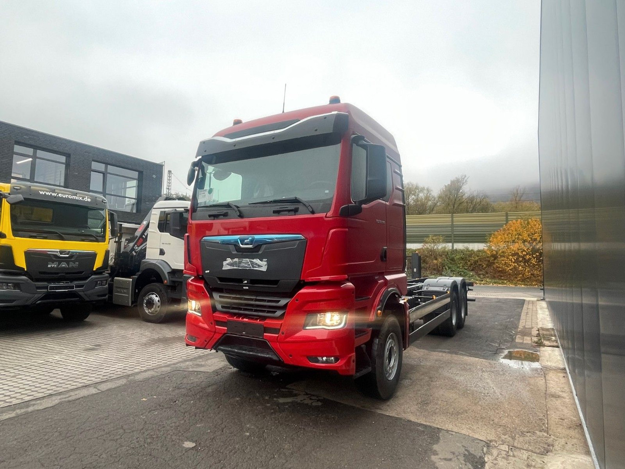 MAN TGX 33.510 6X4 BL - Kamion sa golom šasijom i zatvorenom kabinom: slika 4 MAN TGX 33.510 6X4 BL - Kamion sa golom šasijom i zatvorenom kabinom: slika 4