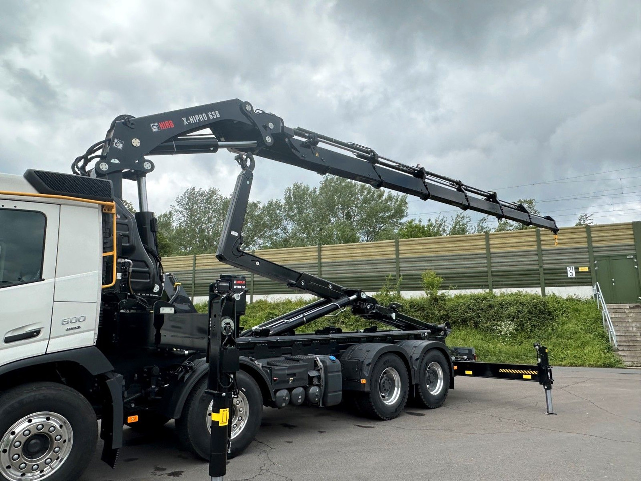 Kamion sa hidrauličnom kukom, Kamion sa dizalicom Volvo FMX 500 8x4 Abrollkipper + Kran Hiab 658-6: slika 19