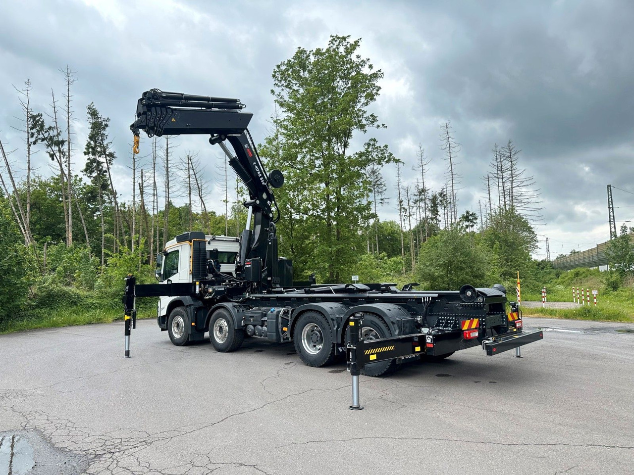 Kamion sa hidrauličnom kukom, Kamion sa dizalicom Volvo FMX 500 8x4 Abrollkipper + Kran Hiab 658-6: slika 22