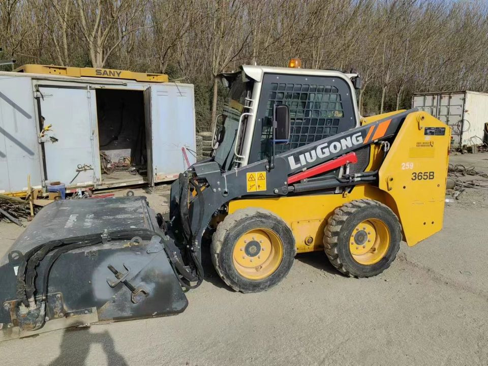 2021 LG365B Used Small 4WD Skid Steer Loader with Core Components-Motor Bearing Gearbox Pump Hot Sale - Mini utovarivač: slika 2 2021 LG365B Used Small 4WD Skid Steer Loader with Core Components-Motor Bearing Gearbox Pump Hot Sale - Mini utovarivač: slika 2