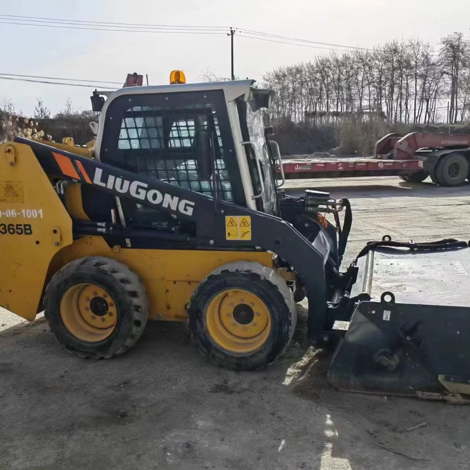 2021 LG365B Used Small 4WD Skid Steer Loader with Core Components-Motor Bearing Gearbox Pump Hot Sale - Mini utovarivač: slika 1 2021 LG365B Used Small 4WD Skid Steer Loader with Core Components-Motor Bearing Gearbox Pump Hot Sale - Mini utovarivač: slika 1