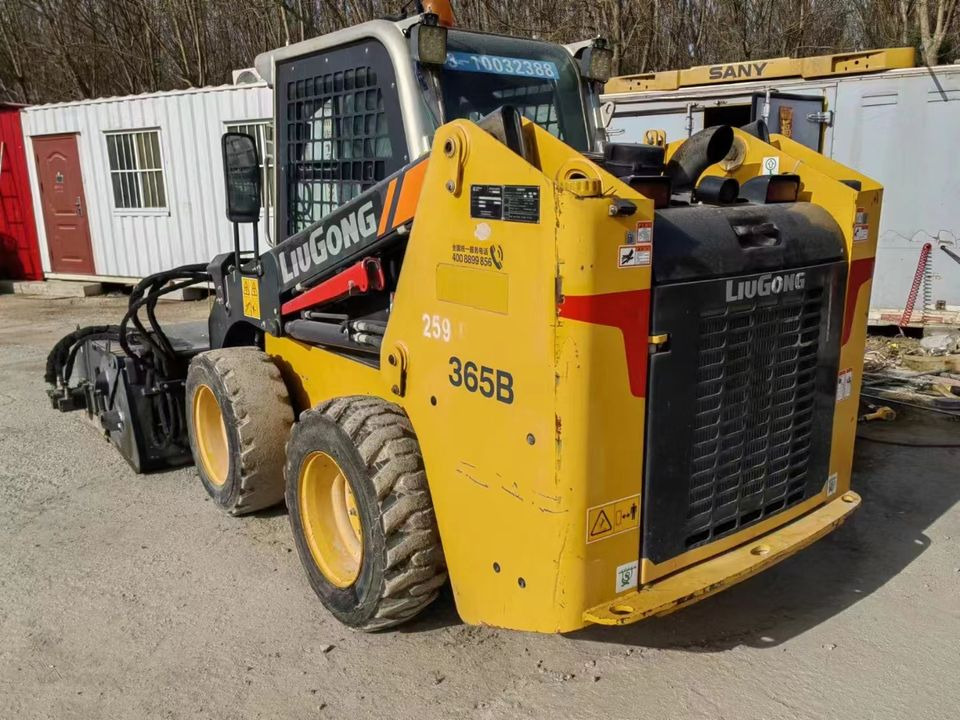 2021 LG365B Used Small 4WD Skid Steer Loader with Core Components-Motor Bearing Gearbox Pump Hot Sale - Mini utovarivač: slika 4 2021 LG365B Used Small 4WD Skid Steer Loader with Core Components-Motor Bearing Gearbox Pump Hot Sale - Mini utovarivač: slika 4