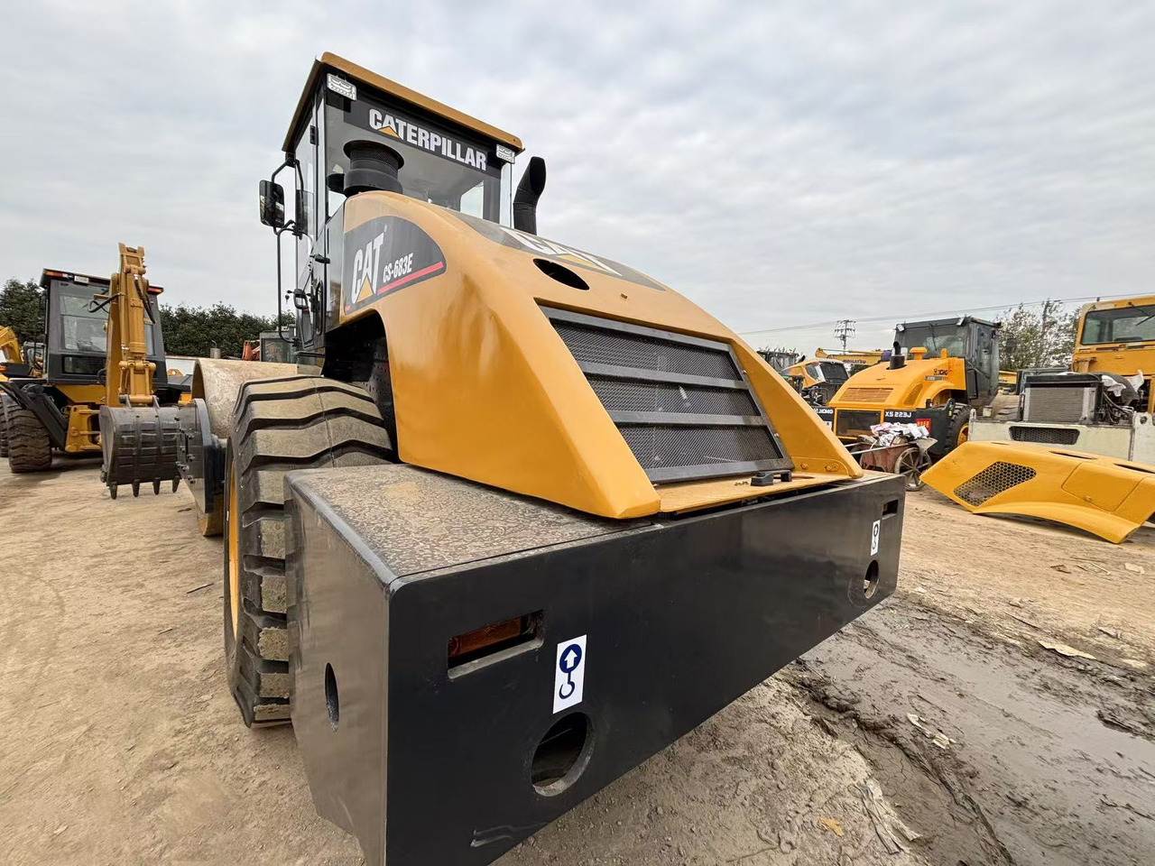 CATERPILLAR CS683E - Kompaktor: slika 2 CATERPILLAR CS683E - Kompaktor: slika 2