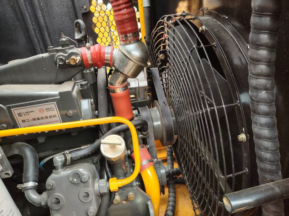 Good Condition 835 836 856 856H 862 856H Liugong 2023 Year Used 5tons Wheel Loader Second Hand Front End Loader - Utovarivač točkaš: slika 5 Good Condition 835 836 856 856H 862 856H Liugong 2023 Year Used 5tons Wheel Loader Second Hand Front End Loader - Utovarivač točkaš: slika 5