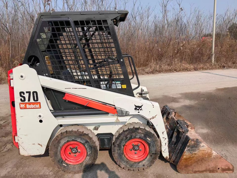 Good Quality USED Loader S70 Skid Steer Loader Mini Loader Hot Sale - Mini utovarivač: slika 2 Good Quality USED Loader S70 Skid Steer Loader Mini Loader Hot Sale - Mini utovarivač: slika 2