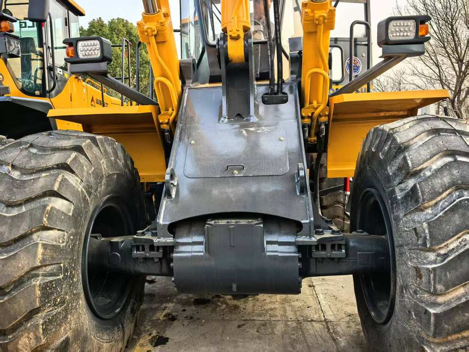 Japan Komatsu WA380-3 WA380-6 WA400-1 WA400-3 WA320-6 WA430-5 Mining Wheel Loader, Used Komatsu WA380 Mini Front End Loader - Utovarivač točkaš: slika 3 Japan Komatsu WA380-3 WA380-6 WA400-1 WA400-3 WA320-6 WA430-5 Mining Wheel Loader, Used Komatsu WA380 Mini Front End Loader - Utovarivač točkaš: slika 3