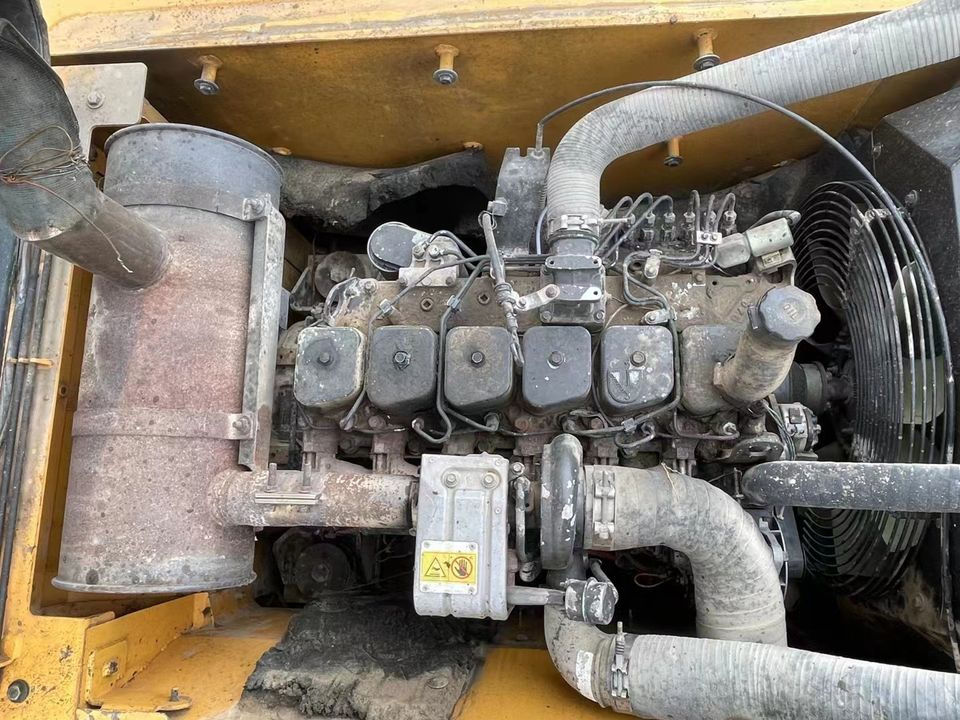 Original Good Quality USED Excavators R210 W-9T 21 Ton Excavator Wheel Excavator for HYUNDAI - Bager točkaš: slika 4 Original Good Quality USED Excavators R210 W-9T 21 Ton Excavator Wheel Excavator for HYUNDAI - Bager točkaš: slika 4