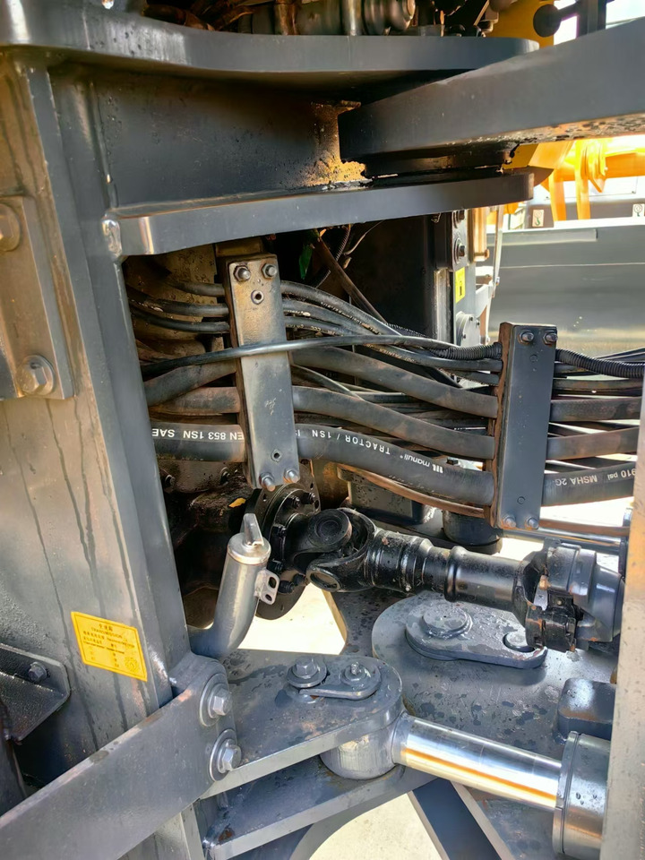 Utovarivač točkaš XCMG LW500KV: slika 6