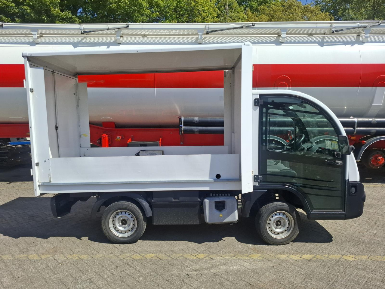 Aixam Mega E-Worker Elektrische Bakwagen RV-606-R - Golf auto: slika 3 Aixam Mega E-Worker Elektrische Bakwagen RV-606-R - Golf auto: slika 3
