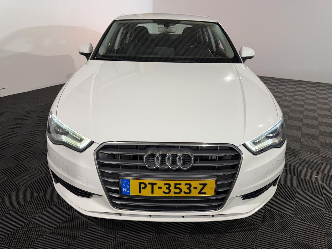 Audi | A3 Limousine | 1.4 TFSI Attraction Pro Line Plus Automaat | 2016 | 256.538 km | PT353Z | Geen oordeel - Limuzina: slika 2 Audi | A3 Limousine | 1.4 TFSI Attraction Pro Line Plus Automaat | 2016 | 256.538 km | PT353Z | Geen oordeel - Limuzina: slika 2