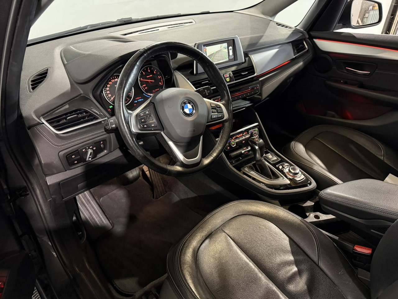 BMW | 2-serie Active Tourer | 218d Corporate Lease Luxury | 2015 | 223.959 km | HG351B | Logisch - Automobil: slika 2 BMW | 2-serie Active Tourer | 218d Corporate Lease Luxury | 2015 | 223.959 km | HG351B | Logisch - Automobil: slika 2
