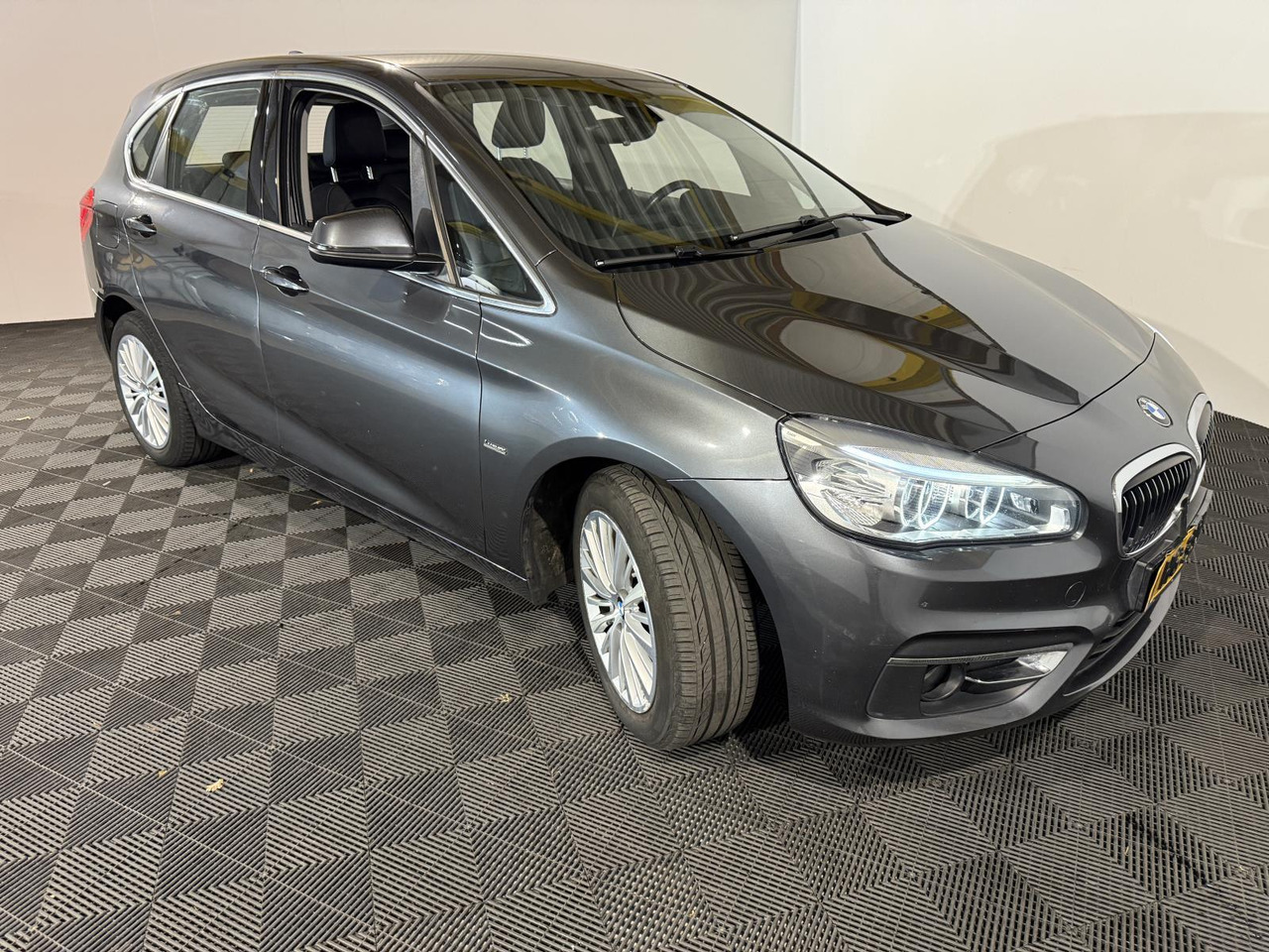 BMW | 2-serie Active Tourer | 218d Corporate Lease Luxury | 2015 | 223.959 km | HG351B | Logisch - Automobil: slika 3 BMW | 2-serie Active Tourer | 218d Corporate Lease Luxury | 2015 | 223.959 km | HG351B | Logisch - Automobil: slika 3