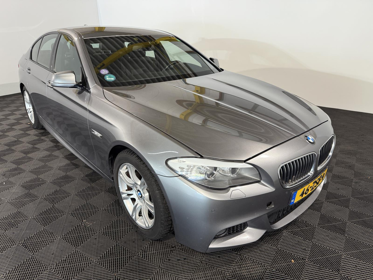 BMW | 5-serie | 520i High Executive | 2013 | 218.545 km | 46ZSF1 | Logisch - Limuzina: slika 3 BMW | 5-serie | 520i High Executive | 2013 | 218.545 km | 46ZSF1 | Logisch - Limuzina: slika 3