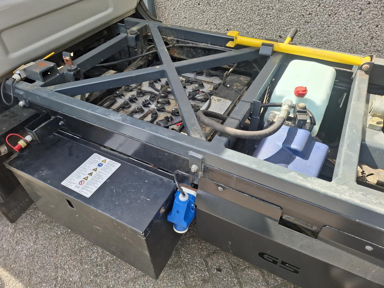 Goupil G5 Elektrische Stratenreinigingsmachine - Električno komunalno vozilo: slika 2 Goupil G5 Elektrische Stratenreinigingsmachine - Električno komunalno vozilo: slika 2