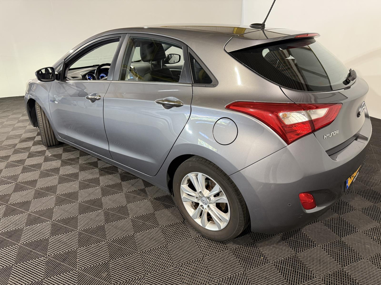 Hečbek Hyundai | i30 | 1.6 GDI i-Catcher | 2012 | 287.418 km | 40XFT1 | Logisch: slika 6