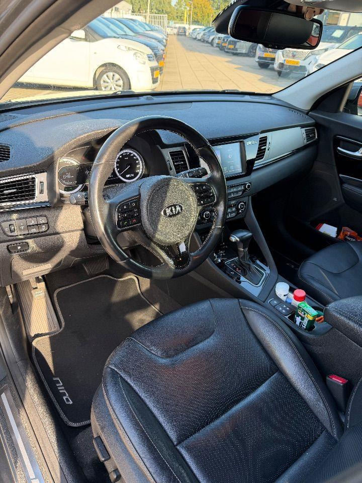 Kia Niro 1.6 GDi Hybrid ExecutiveLine | 2018 | 134.696 km | Automaat | SP708J | NAP: Logisch - SUV: slika 5 Kia Niro 1.6 GDi Hybrid ExecutiveLine | 2018 | 134.696 km | Automaat | SP708J | NAP: Logisch - SUV: slika 5