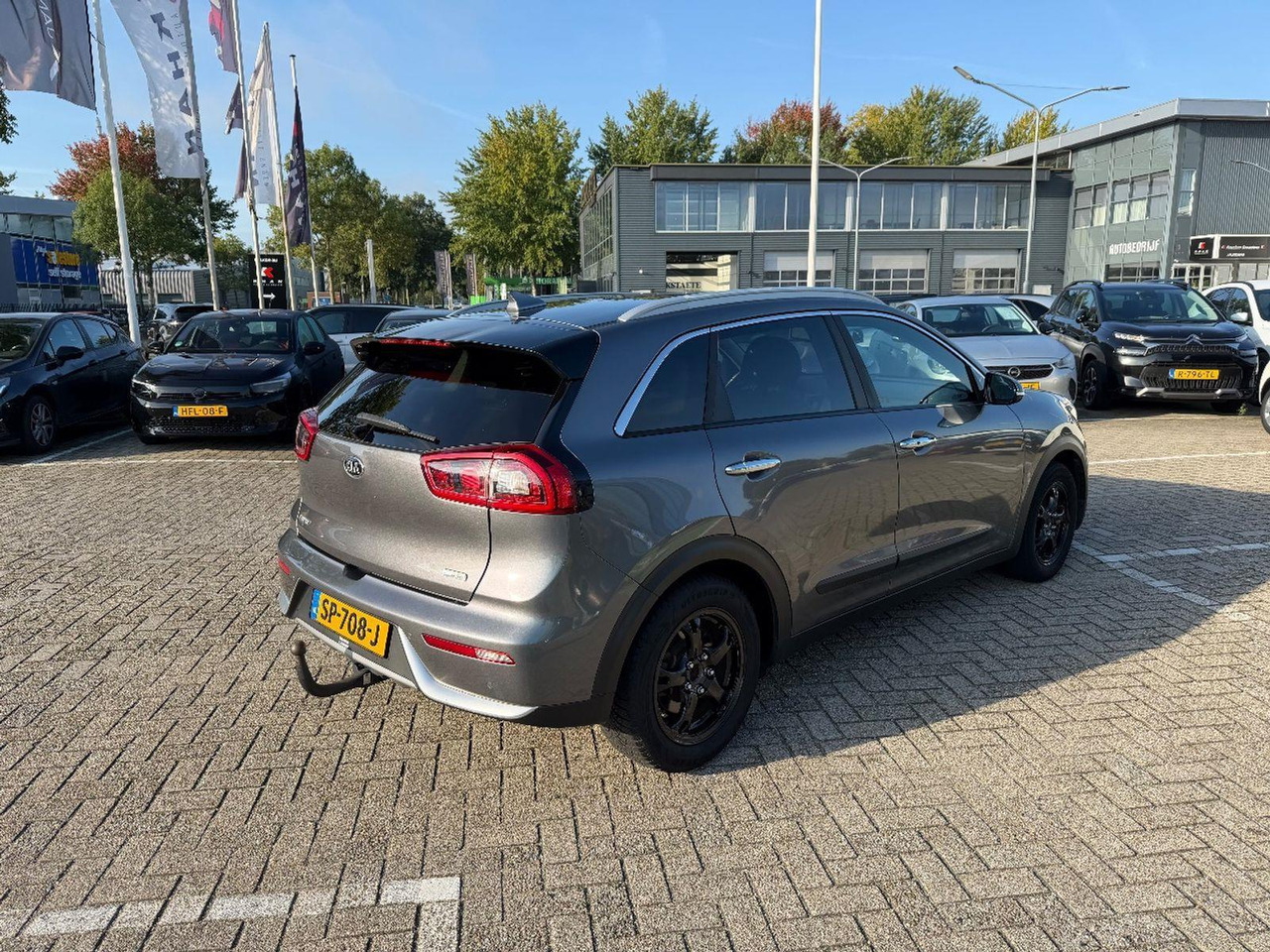 Kia Niro 1.6 GDi Hybrid ExecutiveLine | 2018 | 134.696 km | Automaat | SP708J | NAP: Logisch - SUV: slika 3 Kia Niro 1.6 GDi Hybrid ExecutiveLine | 2018 | 134.696 km | Automaat | SP708J | NAP: Logisch - SUV: slika 3