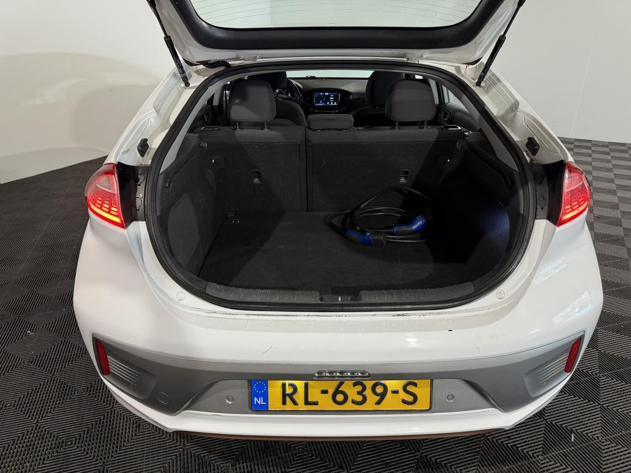 Kia | Stonic | 1.0 T-GDi DynamicLine | 2018 | 230.603 km | RL369S | Logisch - SUV: slika 3 Kia | Stonic | 1.0 T-GDi DynamicLine | 2018 | 230.603 km | RL369S | Logisch - SUV: slika 3