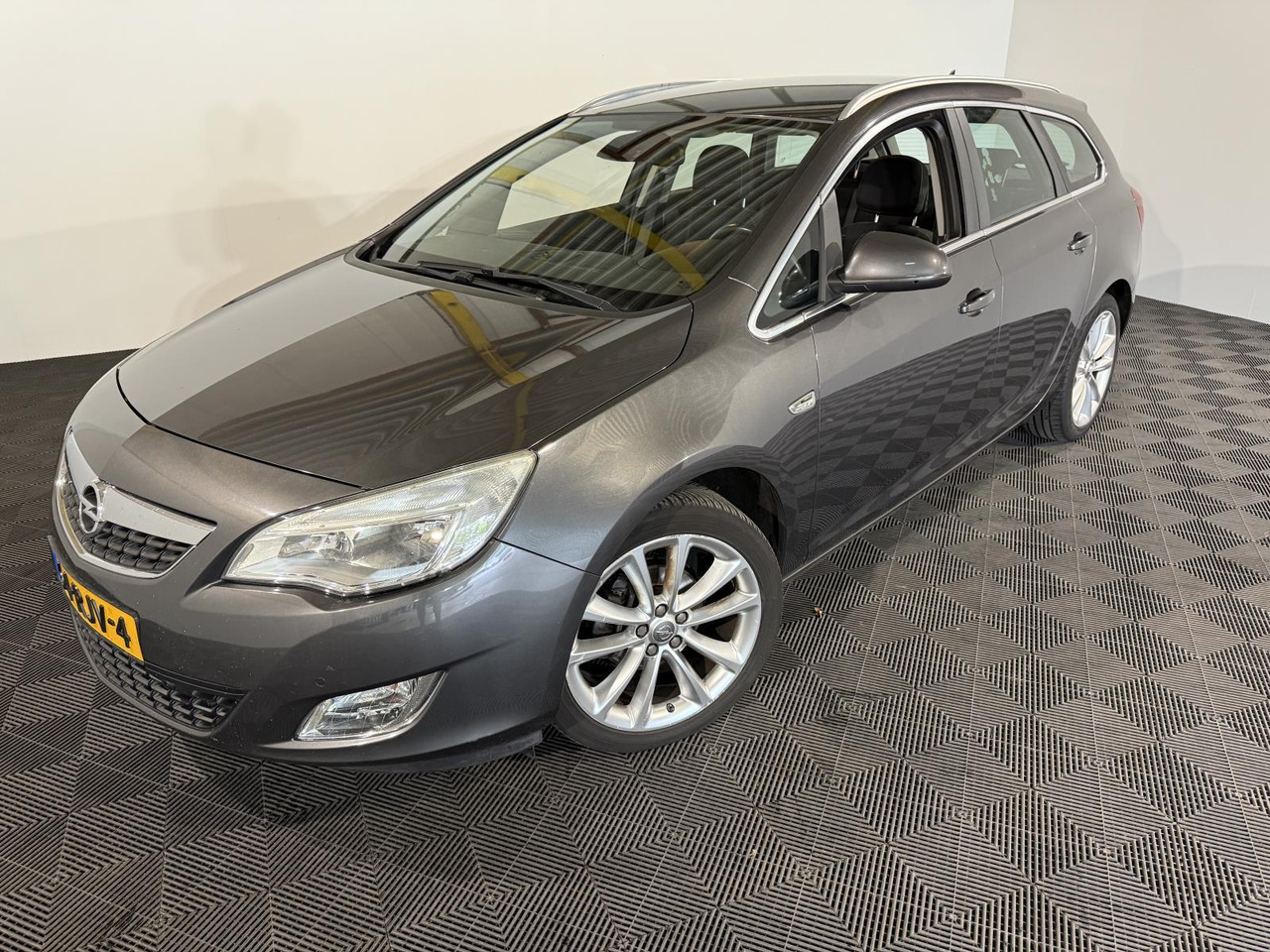 Opel Astra Sports Tourer 1.4 Turbo Cosmo 64-RJV-4 - Automobil: slika 1 Opel Astra Sports Tourer 1.4 Turbo Cosmo 64-RJV-4 - Automobil: slika 1