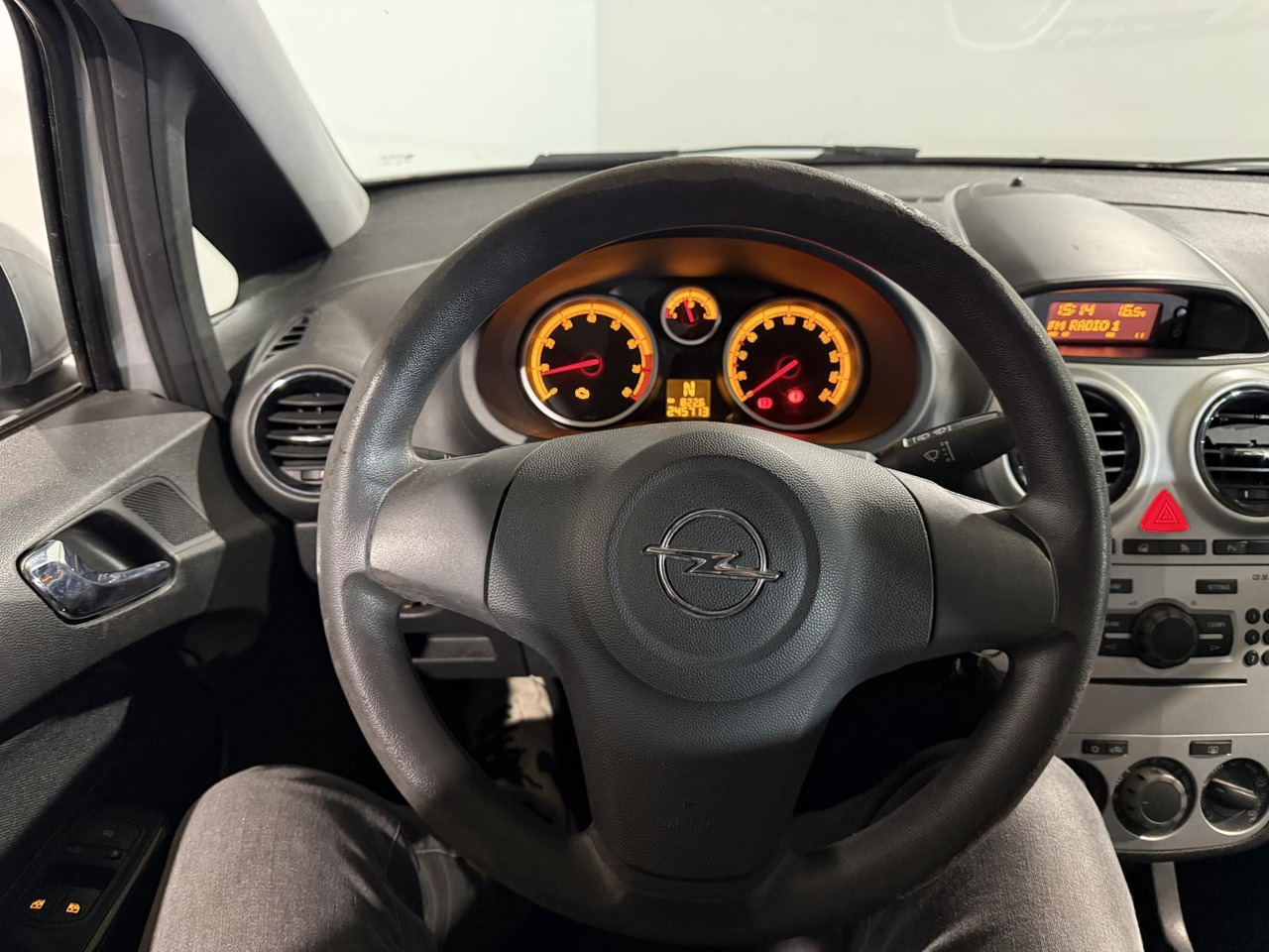 Opel | Corsa | 1.2-16V Cosmo Automaat | 2009 | 245.713 km | 45TJL8 | Geen oordeel - Hečbek: slika 4 Opel | Corsa | 1.2-16V Cosmo Automaat | 2009 | 245.713 km | 45TJL8 | Geen oordeel - Hečbek: slika 4
