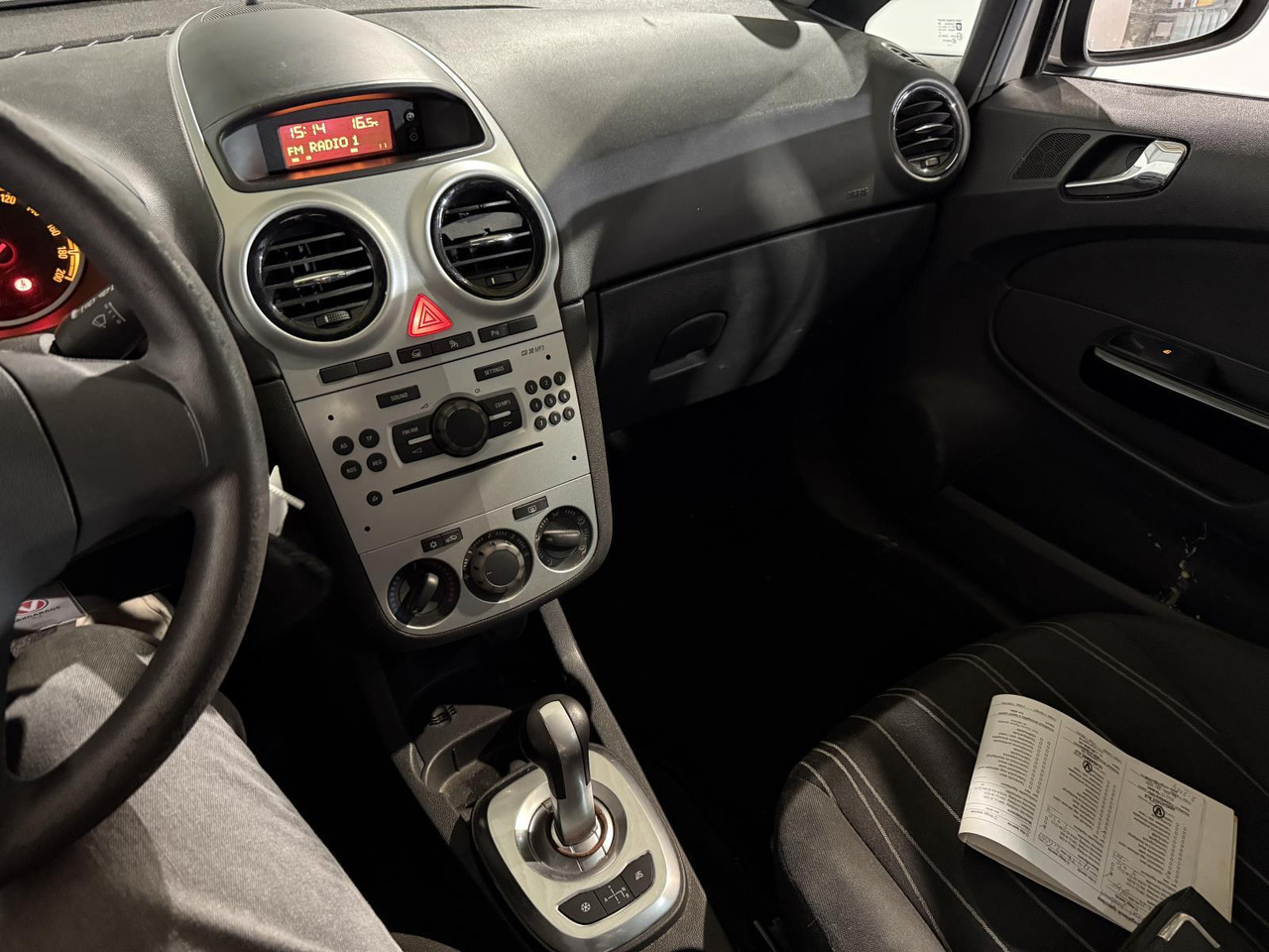 Opel | Corsa | 1.2-16V Cosmo Automaat | 2009 | 245.713 km | 45TJL8 | Geen oordeel - Hečbek: slika 5 Opel | Corsa | 1.2-16V Cosmo Automaat | 2009 | 245.713 km | 45TJL8 | Geen oordeel - Hečbek: slika 5